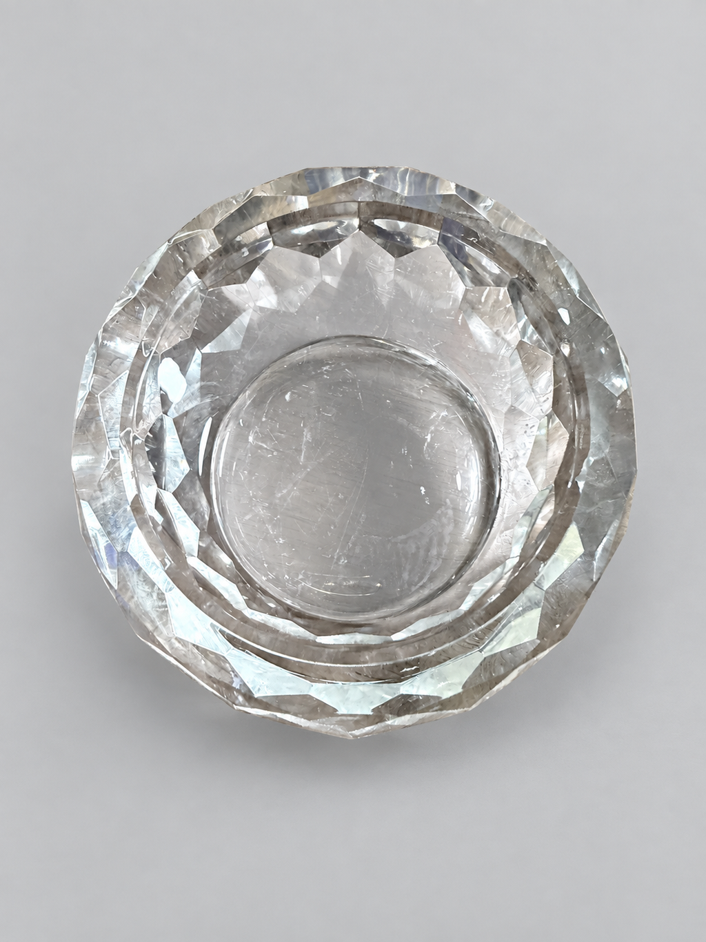 Top view of faceted resin container base